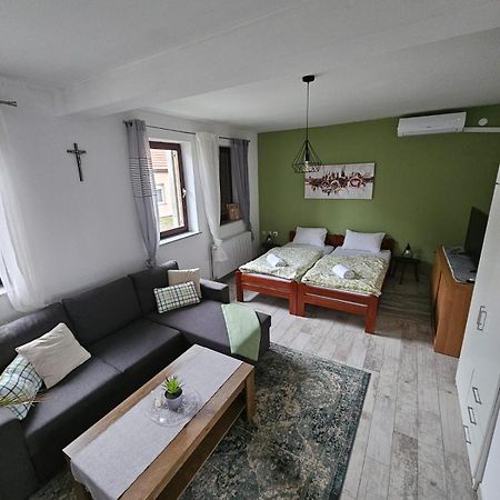 Studio Apartman Dora Ilok Luaran gambar
