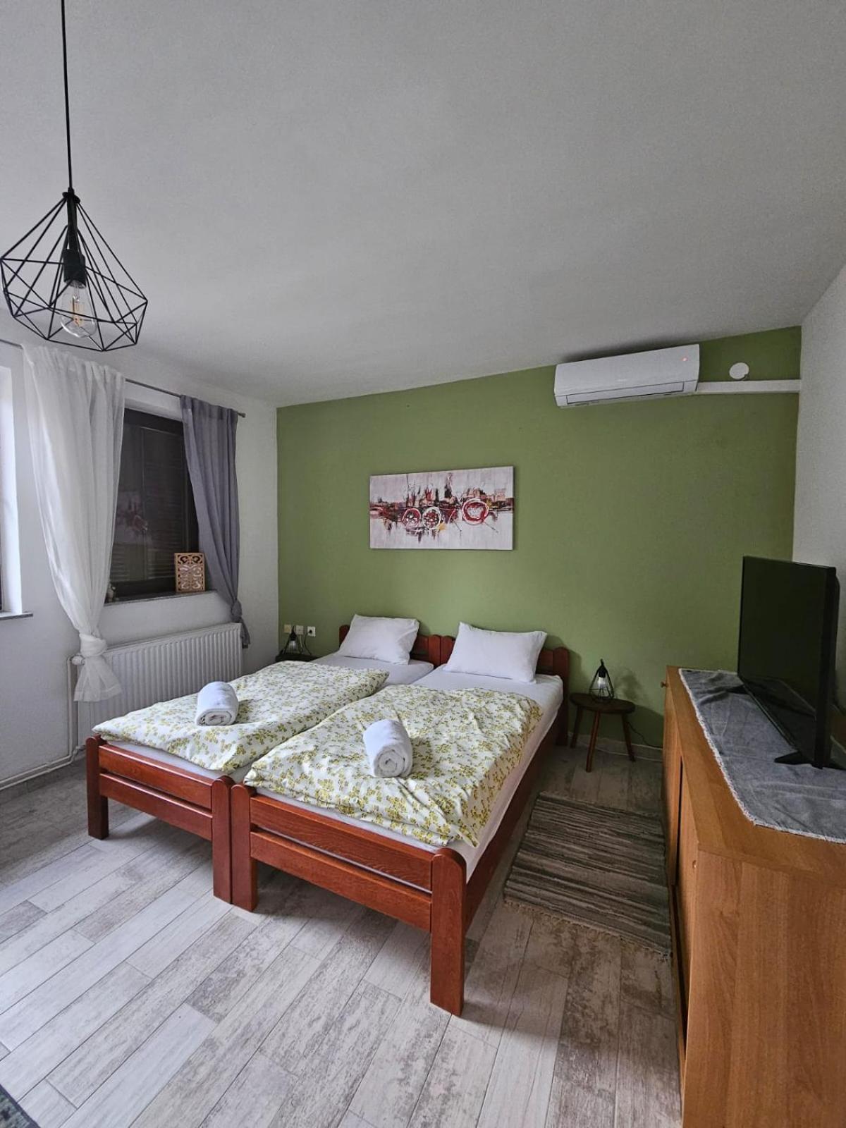 Studio Apartman Dora Ilok Luaran gambar