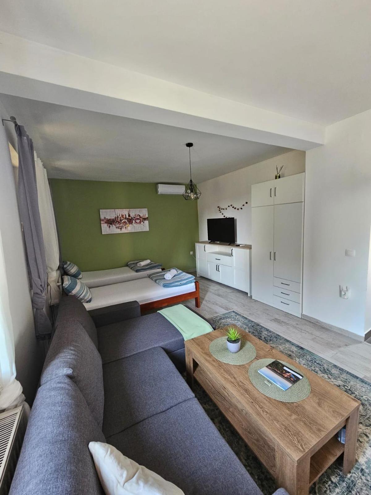 Studio Apartman Dora Ilok Luaran gambar